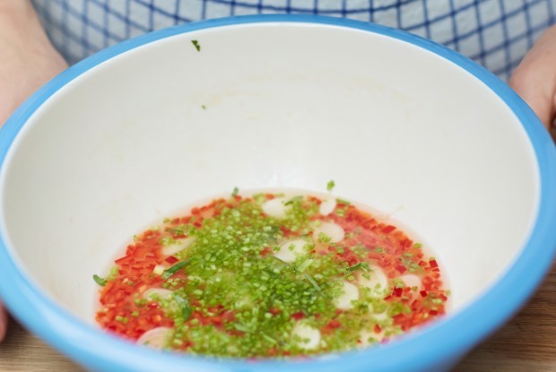 Быстрое севиче из семги, креветок и гребешка