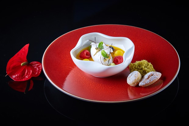 Бланманже с тропическими фруктами