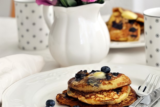Блинчики с черникой и орехами