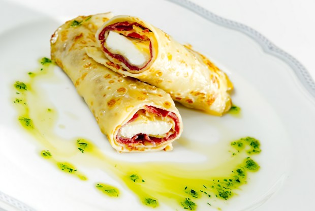 Блинчики с моцареллой Unagrande и сыровяленой ветчиной