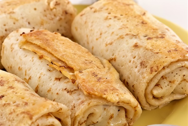 Блинчики с морковью, изюмом и урюком