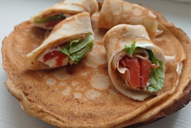 Блинчики с красной рыбой