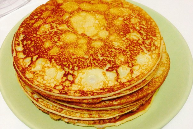 Блины тонкие на молоке со сливочным маслом