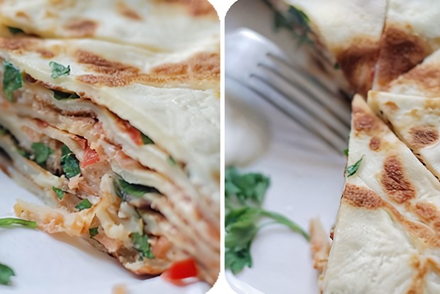 Блинный пирог с помидорами, грибами и сыром