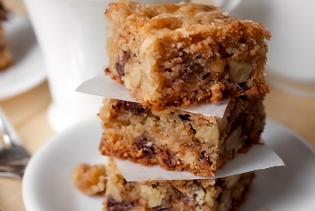 Блонди с грецкими орехами, белым и черным шоколадом