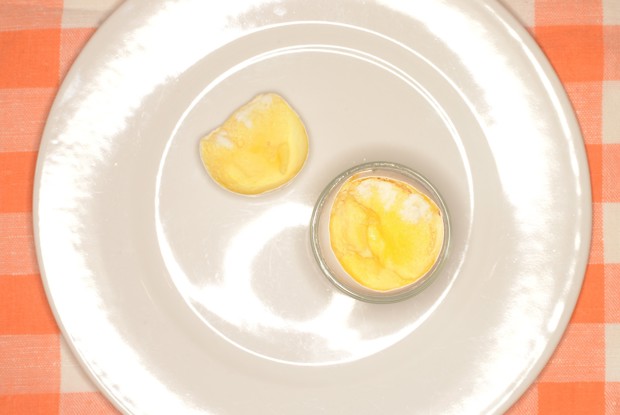 Болтунья в скорлупе