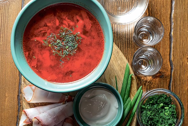 Борщ из говядины с зеленью