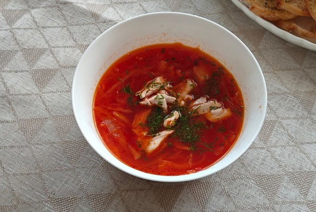 Борщ на курином бульоне