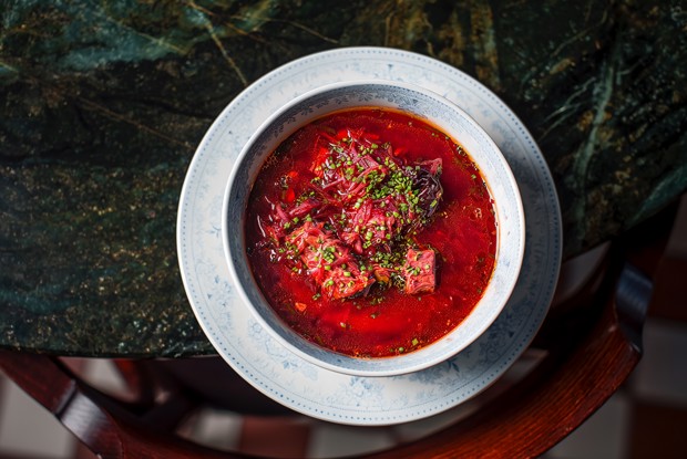 Борщ с говядиной и копченой сливой