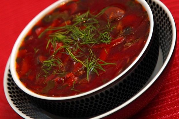 Борщ домашний украинский на свиных ребрах