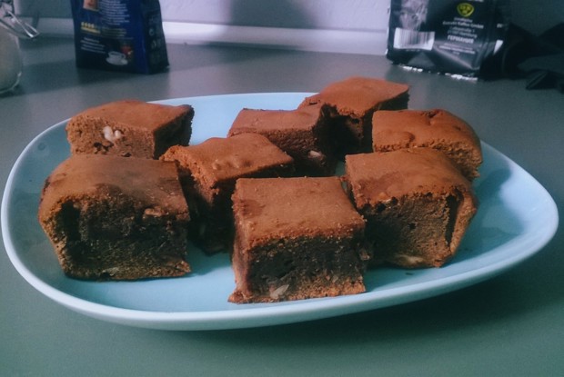 Брауни с молочным и темным шоколадом