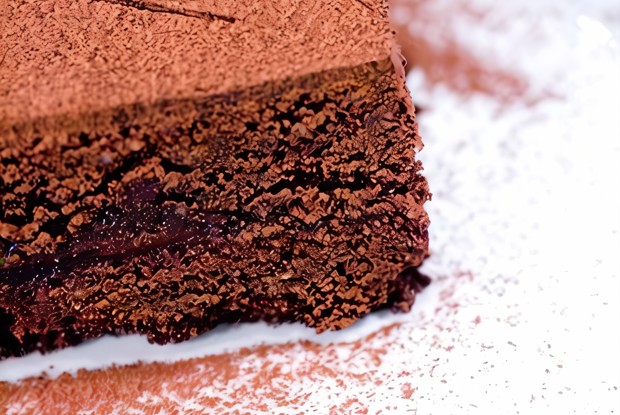 Брауни с вишней и лавандой