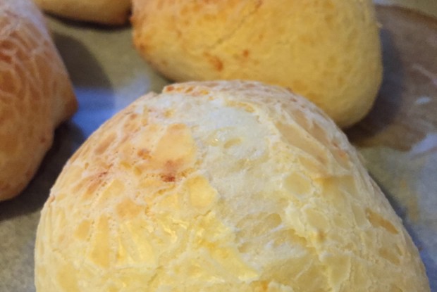 Бразильский безглютеновый сырный хлеб Пао ди кейжу