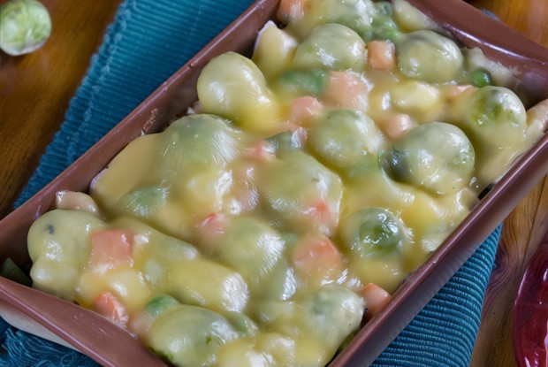 Брюссельская капуста на пару с соусом