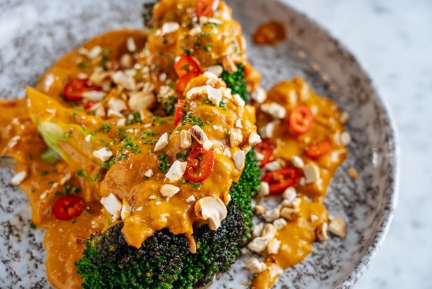 Брокколи в соусе карри