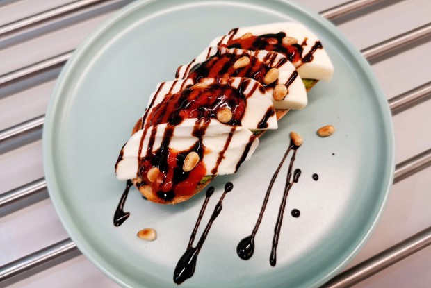 Брускетта «Капрезе»