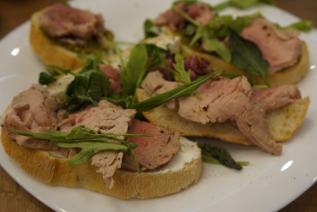 Брускетта мясная