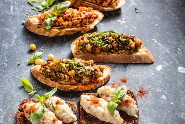 Брускетта с баклажанами