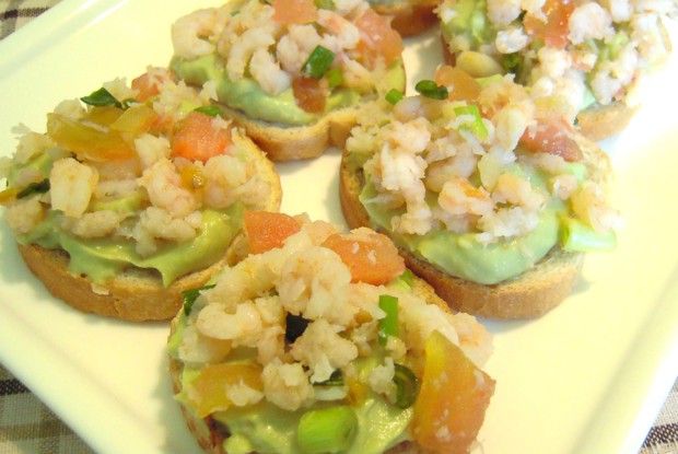 Брускетта с креветками