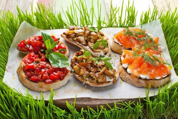 Брускетта с помидорами от ресторана Christian.