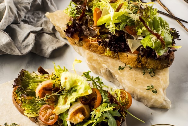 Брускетта с ростбифом