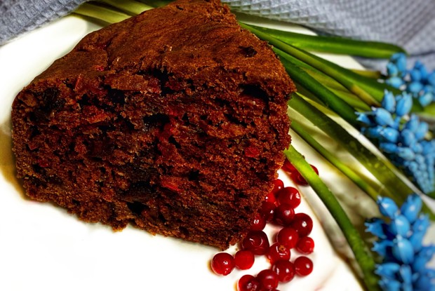 Брусничный кекс с кусочками шоколада