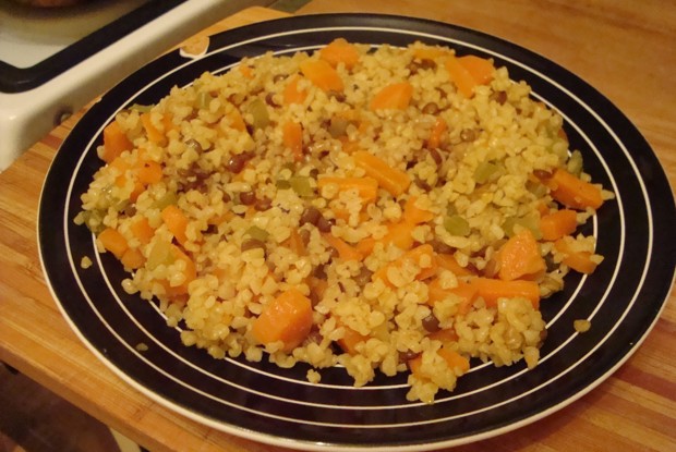 Булгур с чечевицей и овощами