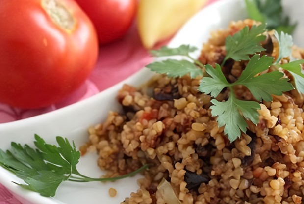 Булгур с овощами и пряностями