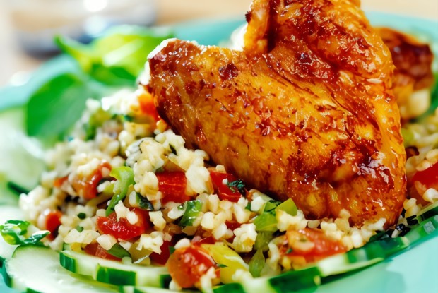 Булгур с тушеной курицей и овощами