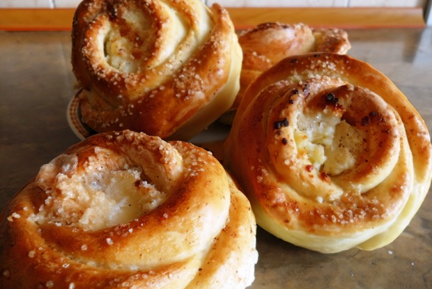 Булочки-розочки с творогом