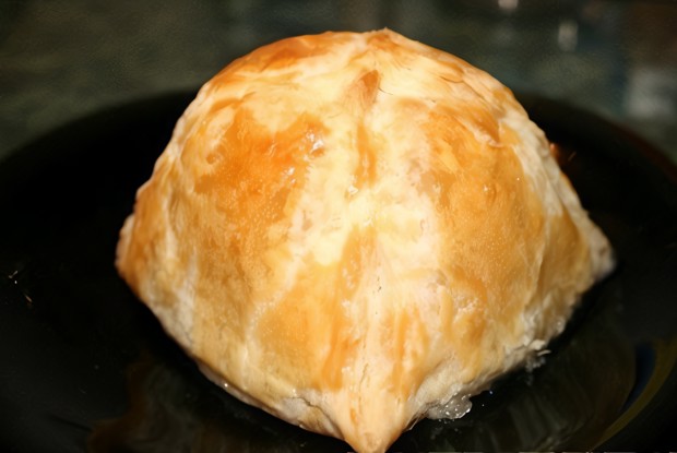 Булочки с яблоками из слоеного теста