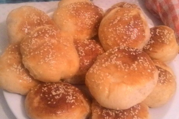 Булочки с колбасным сыром