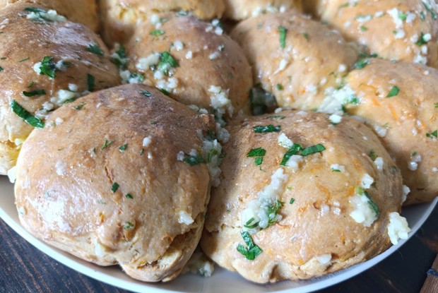 Морковные булочки на сыворотке