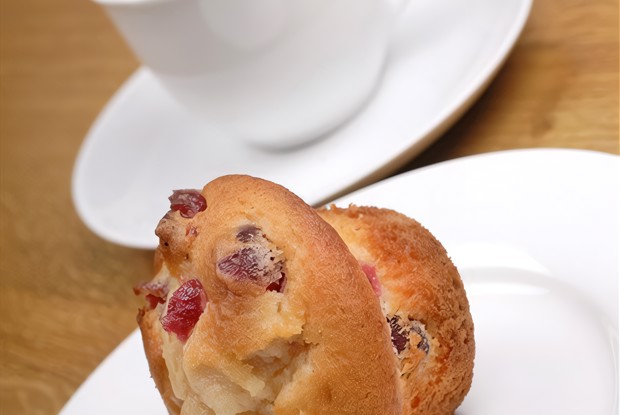 Булочки с вишней