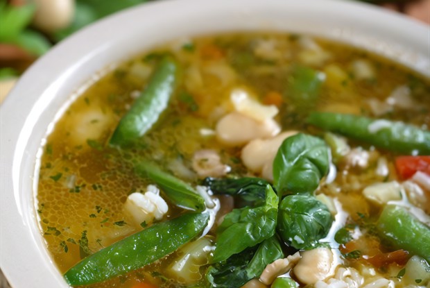 Бульон с кореньями и рисом