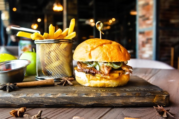 Бургер Lucky Ducky с уткой и яблоком