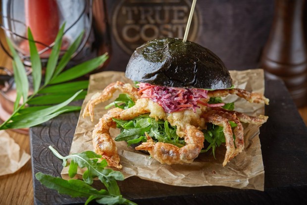 Бургер с мягким крабом