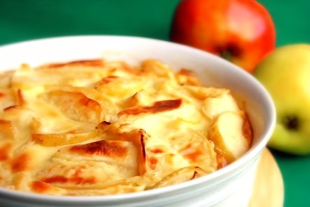 Бургундская яблочная запеканка