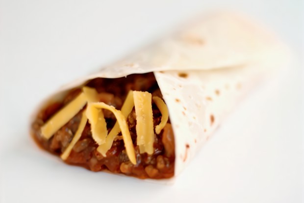 Буррито с тыквой и черной фасолью