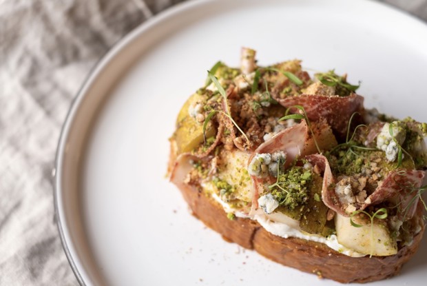 Бутерброд с грушей