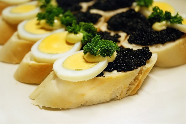 Бутерброд с икрой