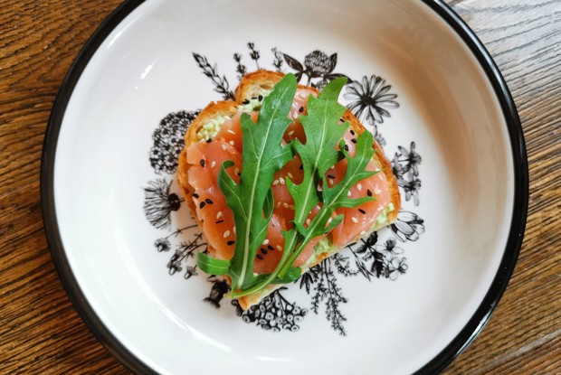 Бутерброд с красной рыбой