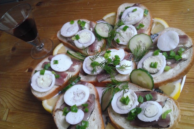 Бутерброды с анчоусами