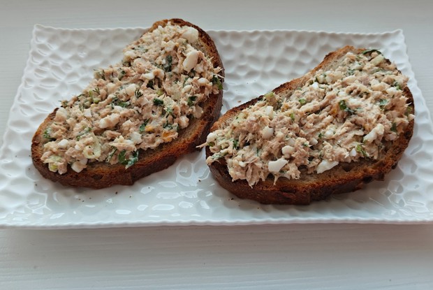 Бутерброды с тунцом и творожным сыром