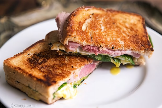 Бутерброды с ветчиной и хреном