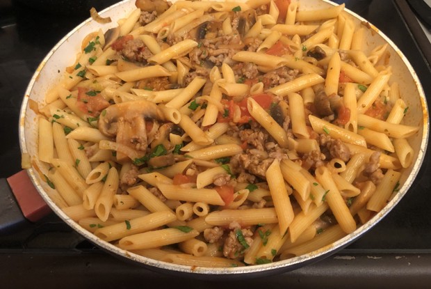 Быстрая паста болоньезе