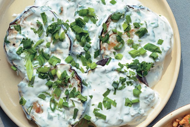 Быстрый салат из баклажанов