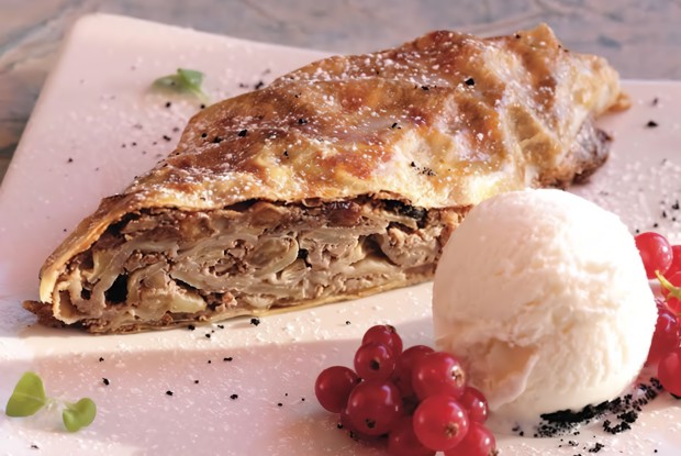 Быстрый яблочный штрудель из лаваша