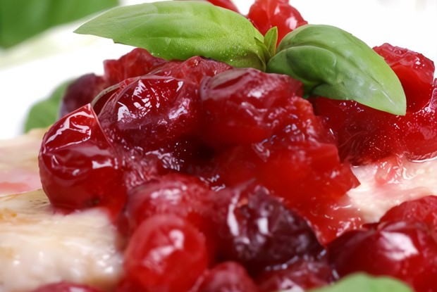 Чатни из клюквы, груши и имбиря