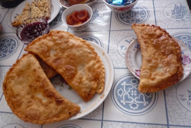 Чебуреки со свининой и говядиной